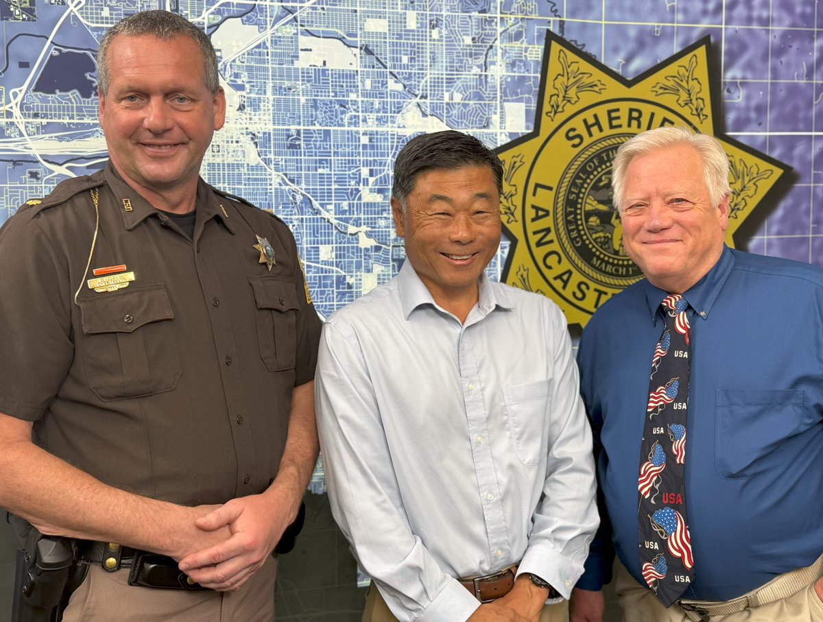 LSOnebraska's tweet image. Please join us in congratulating @ketvlincoln Andrew Ozaki on his retirement after 40 years in journalism! 👏 Thank you for your years of collaboration and impactful storytelling in Lancaster County. Best wishes in your next chapter!