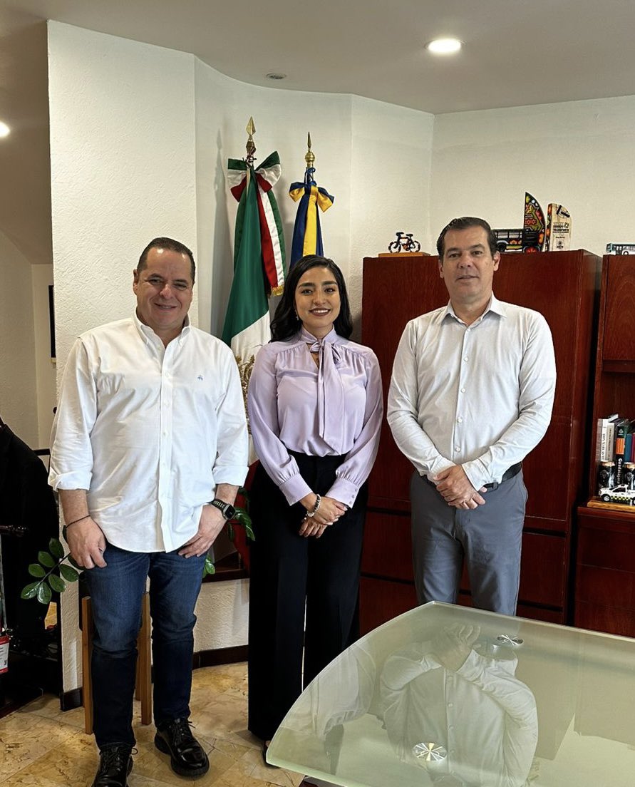 Diego Ⓜ️ (@monrazdiego) on Twitter photo Gracias a los Dips. <a href="/valeriaavila93_/">Valeria Avila</a> y <a href="/EnriqueV01/">Enrique Velázquez</a> por la productiva reunión de hoy en la Setran, en donde pudimos acordar una agenda de trabajo encaminada a mejorar los servicios de transporte público en diferentes puntos del AMG Gracias a los Dips. <a href="/valeriaavila93_/">Valeria Avila</a> y <a href="/EnriqueV01/">Enrique Velázquez</a> por la productiva reunión de hoy en la Setran, en donde pudimos acordar una agenda de trabajo encaminada a mejorar los servicios de transporte público en diferentes puntos del AMG