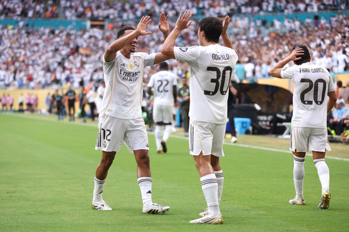 Gonzalo ، Alexander-Arnold 🥶!