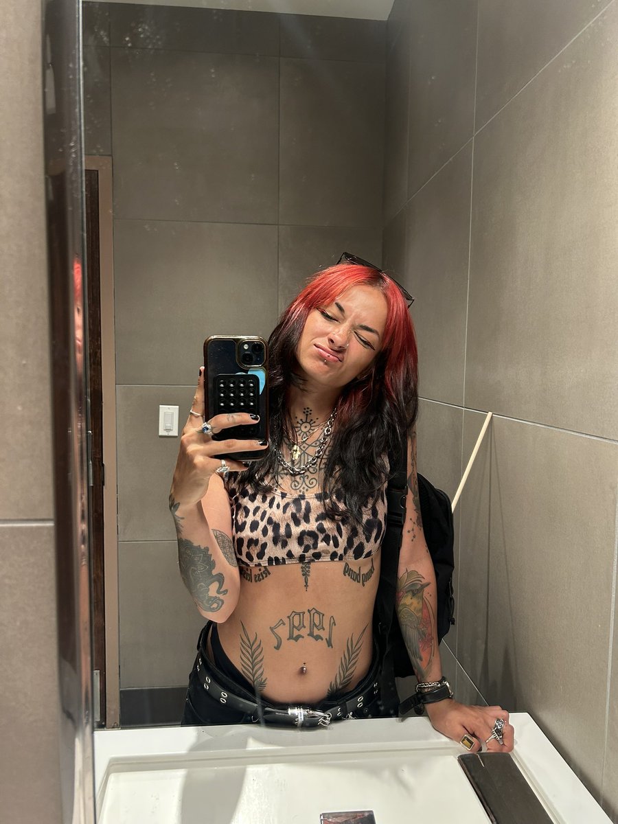 I open for <a href="/TernionSound/">Ternion Sound</a> on Saturday 😮

Be there or be square 
<a href="/NSW_Presents/">Notion x Swampwoofer</a>