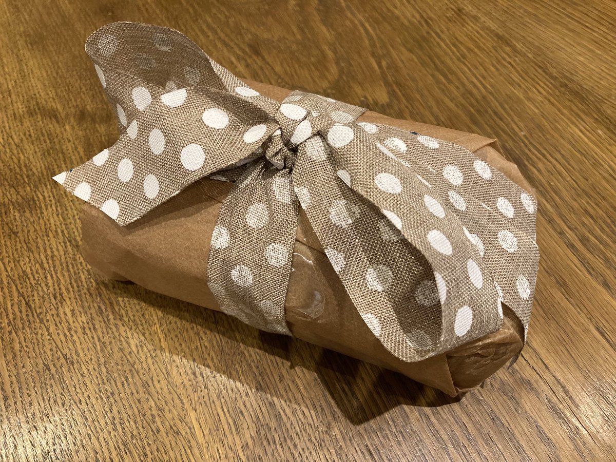 KateAgValuer's tweet image. I received an unexpected but much appreciated act of cake-related kindness today! Thank you FB!