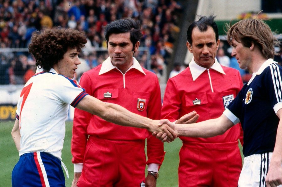 England Vs Scotland. Kevin Keegan was the best number 7 in England when he played for Liverpool, but he wanted to go to Hamburg in Germany in 1977, so what did LFC do? They went and signed the best number 7 in the World in Kenny Dalglish #LFC #YNWA