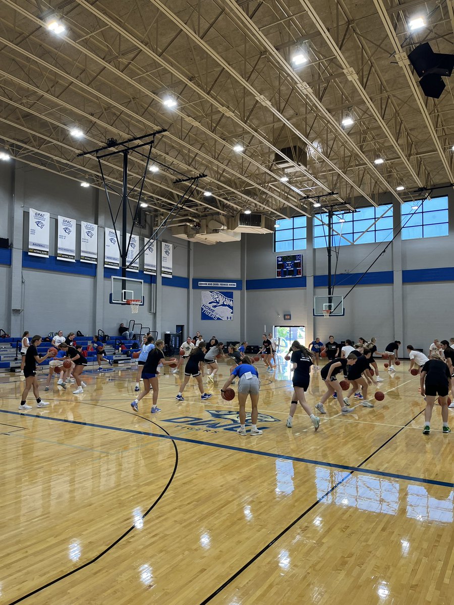 Awesome showing for our Elite camp today! We had the opportunity to get better with some great basketball players today! Excited to watch these girls compete in their upcoming 25-26 season!
#bleedblue