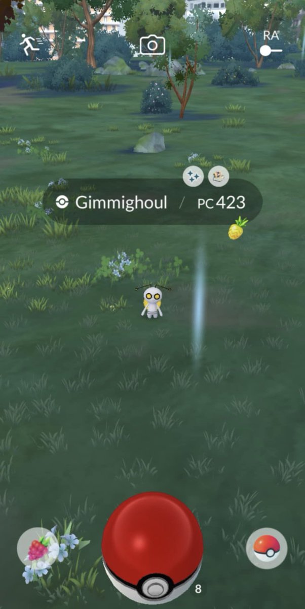 UnicGaby's tweet photo. Qué probabilidades había de que hoy me salieran 3 Gimmihoul shinies?? My godness no me lo puedo creer!! Y el primero que me salió tiene el fondo especial!! 💖✨ #PokemonGo https://t.co/7xujsTaxjn