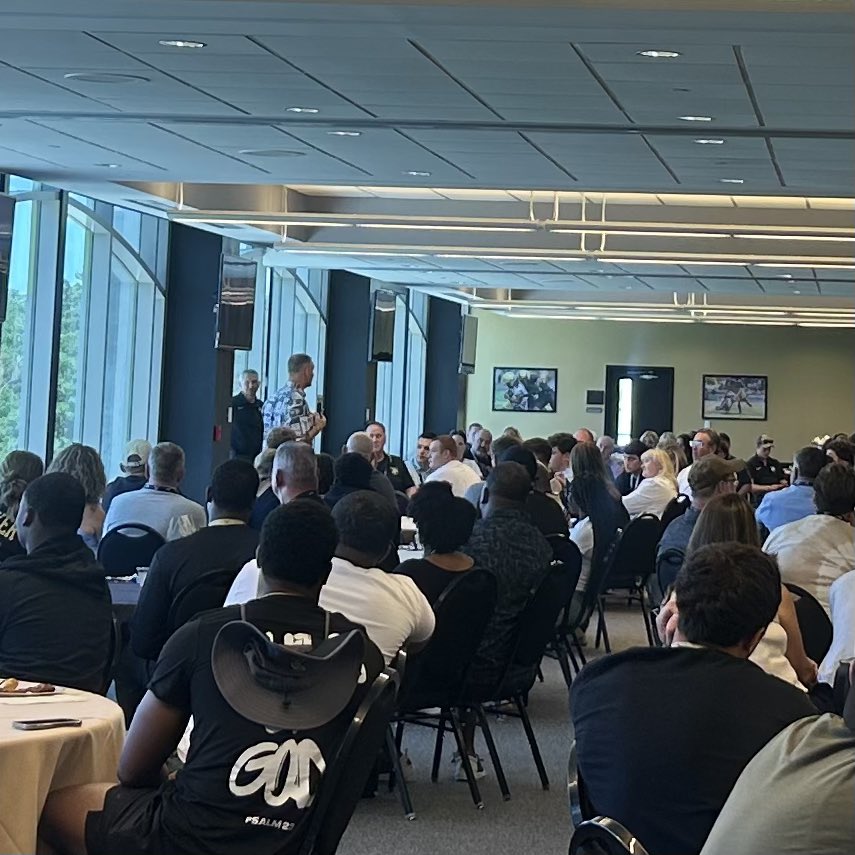 Welcome Army Football Class of 2029!! ⭐️🏴‍☠️

#BEATnavy