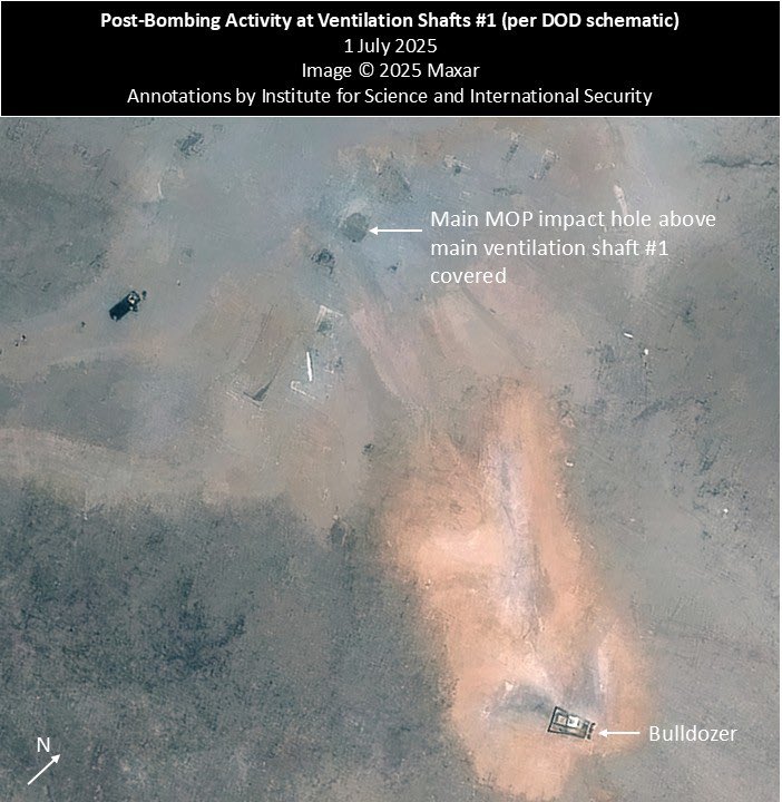 DAVIDHALBRIGHT1's tweet image. Satellite imagery taken by @Maxar today show ongoing work at the MOP impact points of the Fordow Enrichment Plant and progress in clearing access to the eastern tunnel entrance portal.
As of July 1, Iran has sufficiently cleared the surroundings of the eastern tunnel portal to…