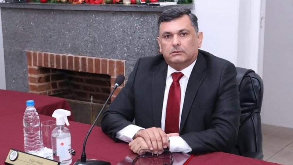 delpynews's tweet photo. ▶️ ¿VUELVE EL HORARIO DE INVIERNO? | 

⏱️‼️Diputado votó a favor del horario único, pero se arrepintió y ahora prepara un proyecto de ley para volver a tener dos horarios.

​​​🗣️El legislador Edgar Olmedo sostiene que la infraestructura del país es inadecuada para mantener el sistema actual y planteará regresar al anterior.