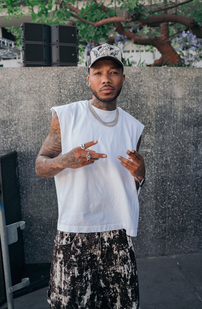 blackxtheblock's tweet image. It’s a Black on the Block summer, and the fits are definitely hitting 😮💨🔥 From bold colors to creative combos, y’all understood the assignment. Swipe through for some serious style inspo.