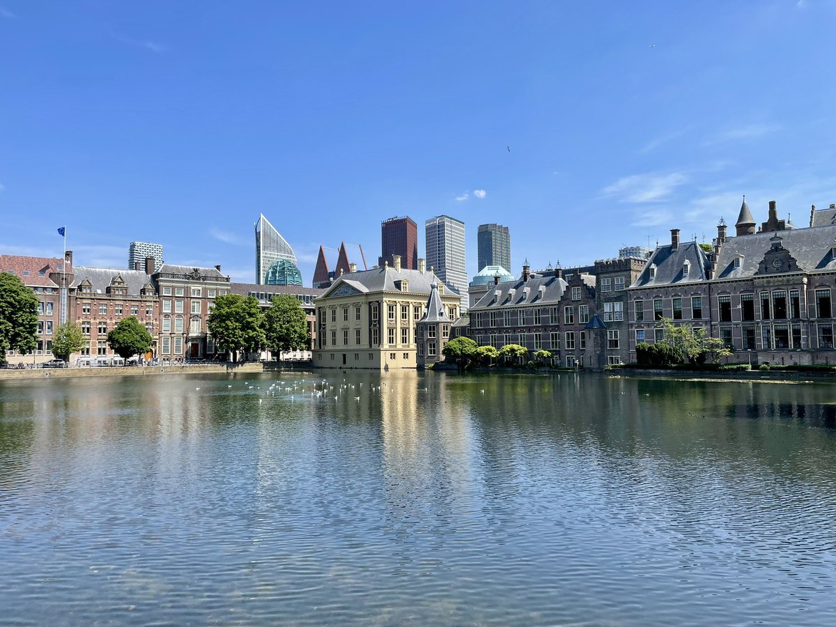 J23472's tweet photo. In the city, Den Haag
#wind #carp #thunder #swallows #hawks #photo #summer #Netherlands https://t.co/Wga7atIGYN