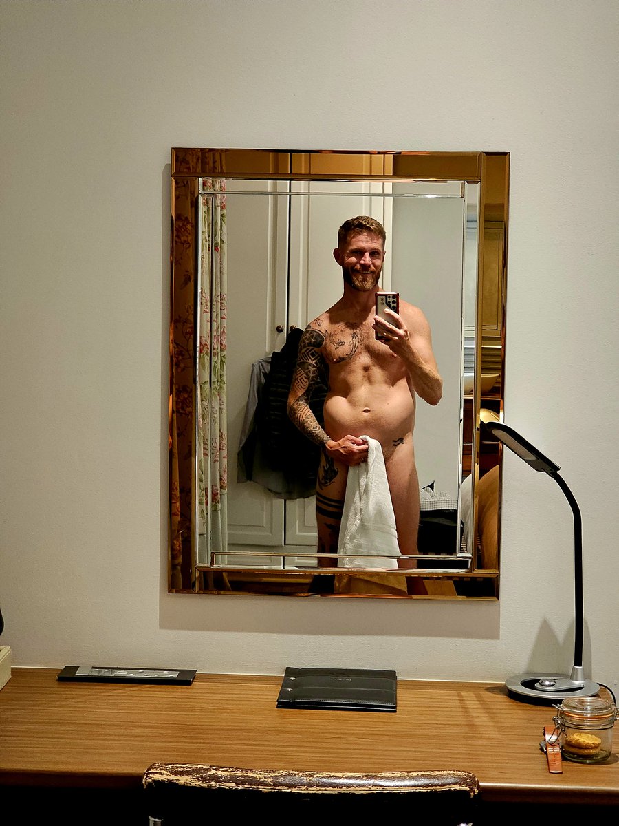 Towel Tuesday... Too hot for IG version

#toweltuesday #stillsmiling #semiinked