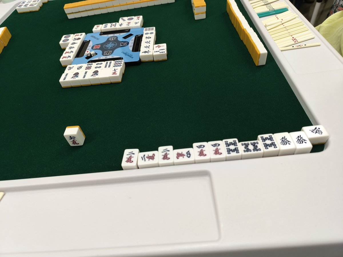 dobaatsu's tweet photo. 第１回初級大会を開催しました。
対々和裸単騎、４軒リーチ、三面待ちリーチの見逃しチョンボなど、白熱した展開になりました！ https://t.co/IGGZirRYLw