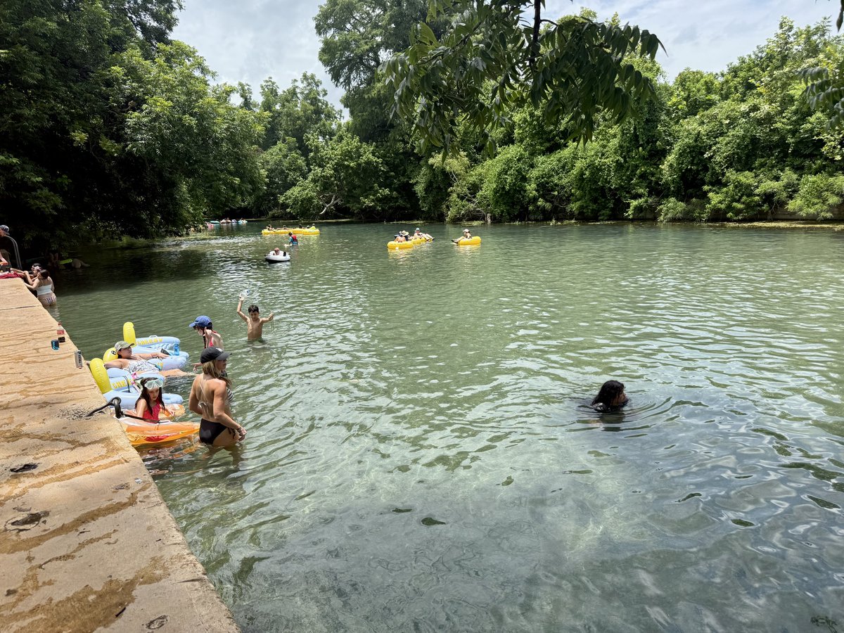 BettieCrossTV's tweet image. NEW: Starting today, cooling off in the San Marcos River may cost you more. A pilot parking program in San Marcos is charging from $5 to $25 for out-of-town visitors to park at City Park. Parking is still free for residents if they register their vehicles online. @cbsaustin