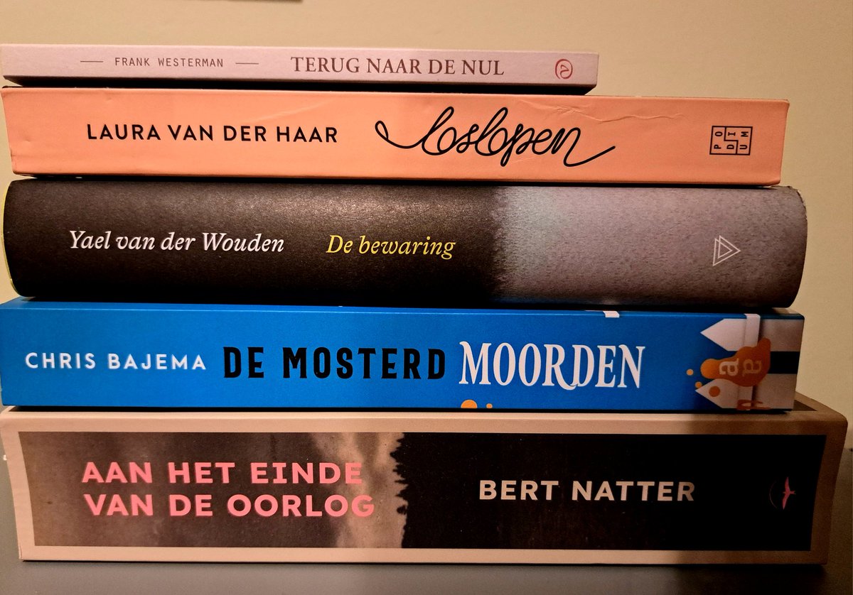 Van alles wat.... deze stapel boeken gaat straks mee op vakantie