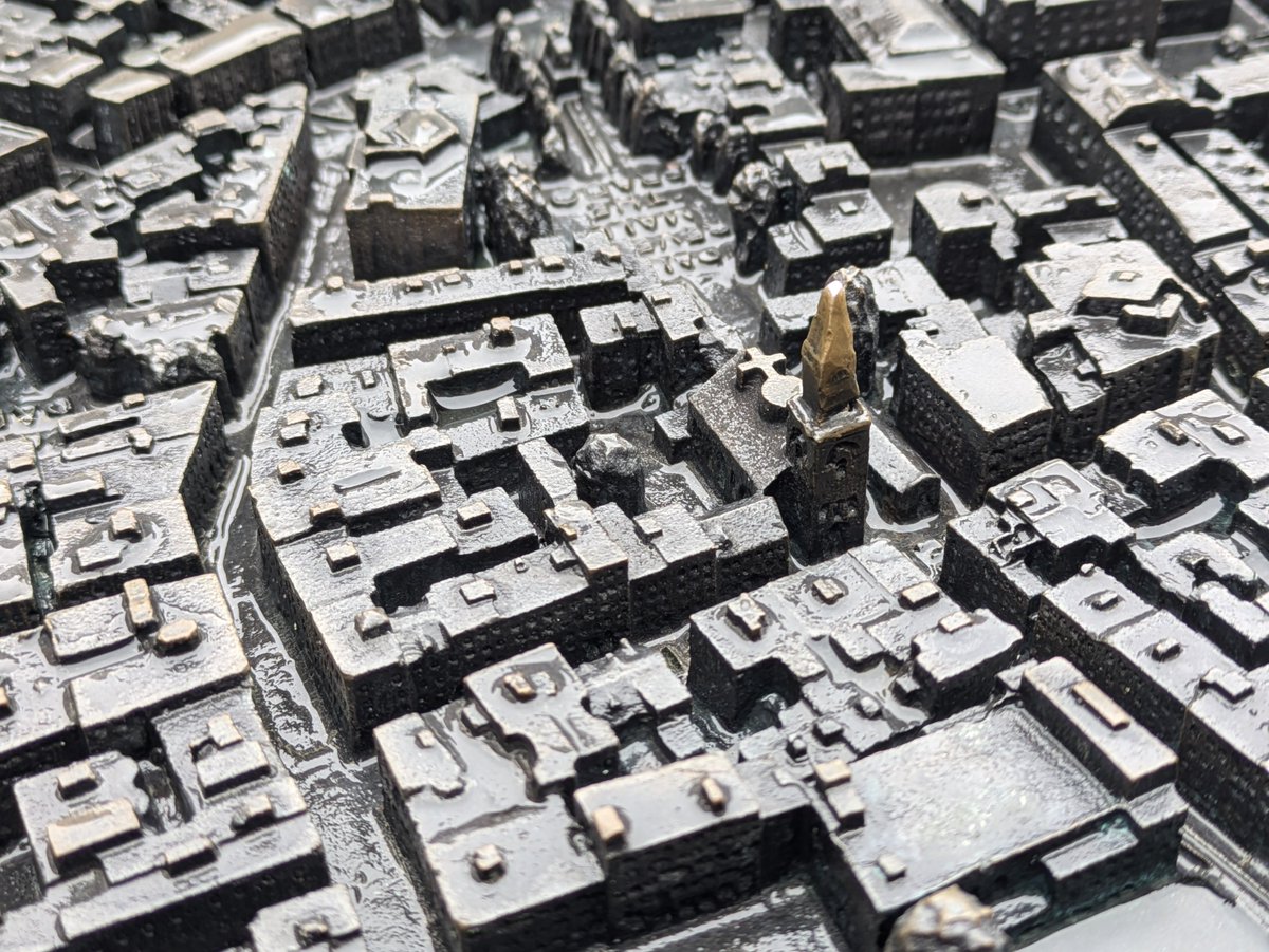 OldNorth1723's tweet image. Can you spot Old North Church in this sculpture of North End buildings?
Our steeple is shiny because people can't resist touching it!