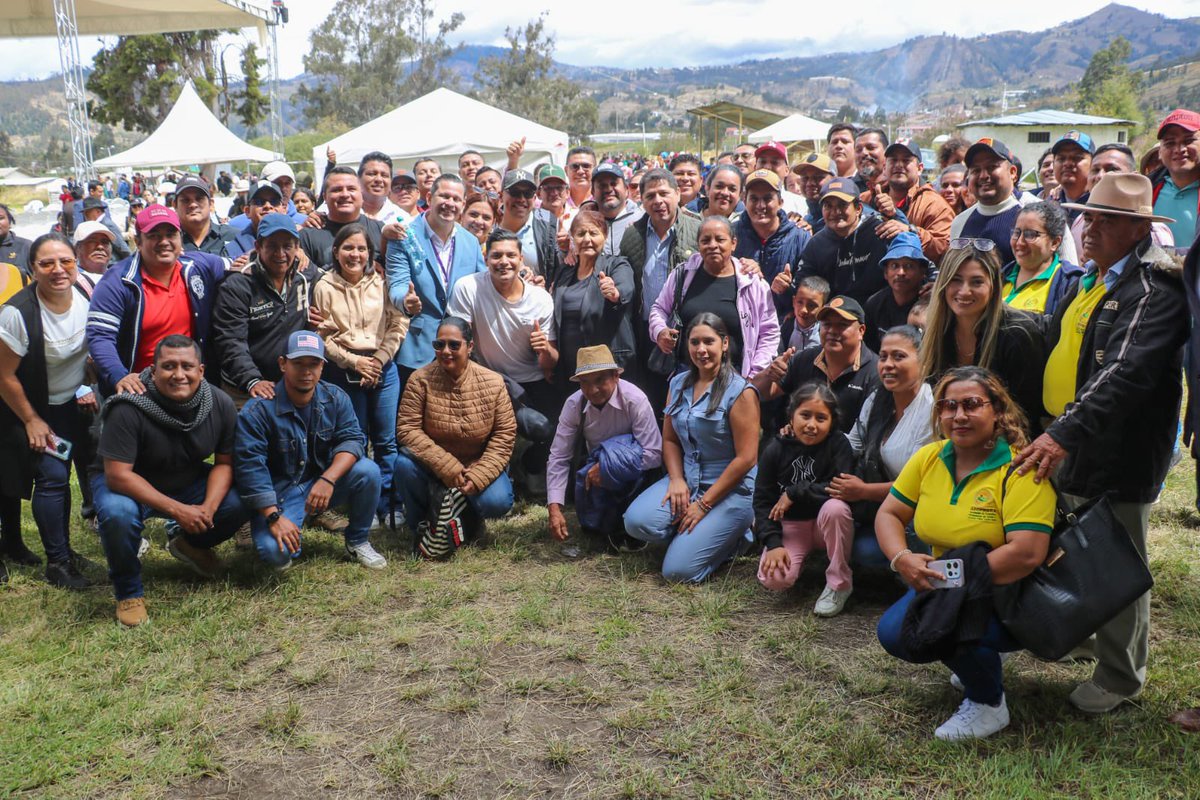Reafirmamos nuestro compromiso con el campo ecuatoriano, en la  #RendiciónDeCuentas2024, donde presentamos los logros y gestión del último año:

✅ Más productores capacitados en buenas prácticas agrícolas.

✅ Acceso a capacitaciones y asistencias técnicas para potenciar la