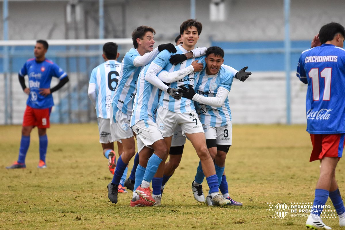gytoficial's tweet photo. #JuegaGyT || #PrimeraLocal 

Final del Partido 

#GimnasiayTiro 1 (José Quijada) #Cachorros    1

Los pibes están en semifinales 

#VamosAlbo 🤍💙🤍 https://t.co/RX9qzqWcd5