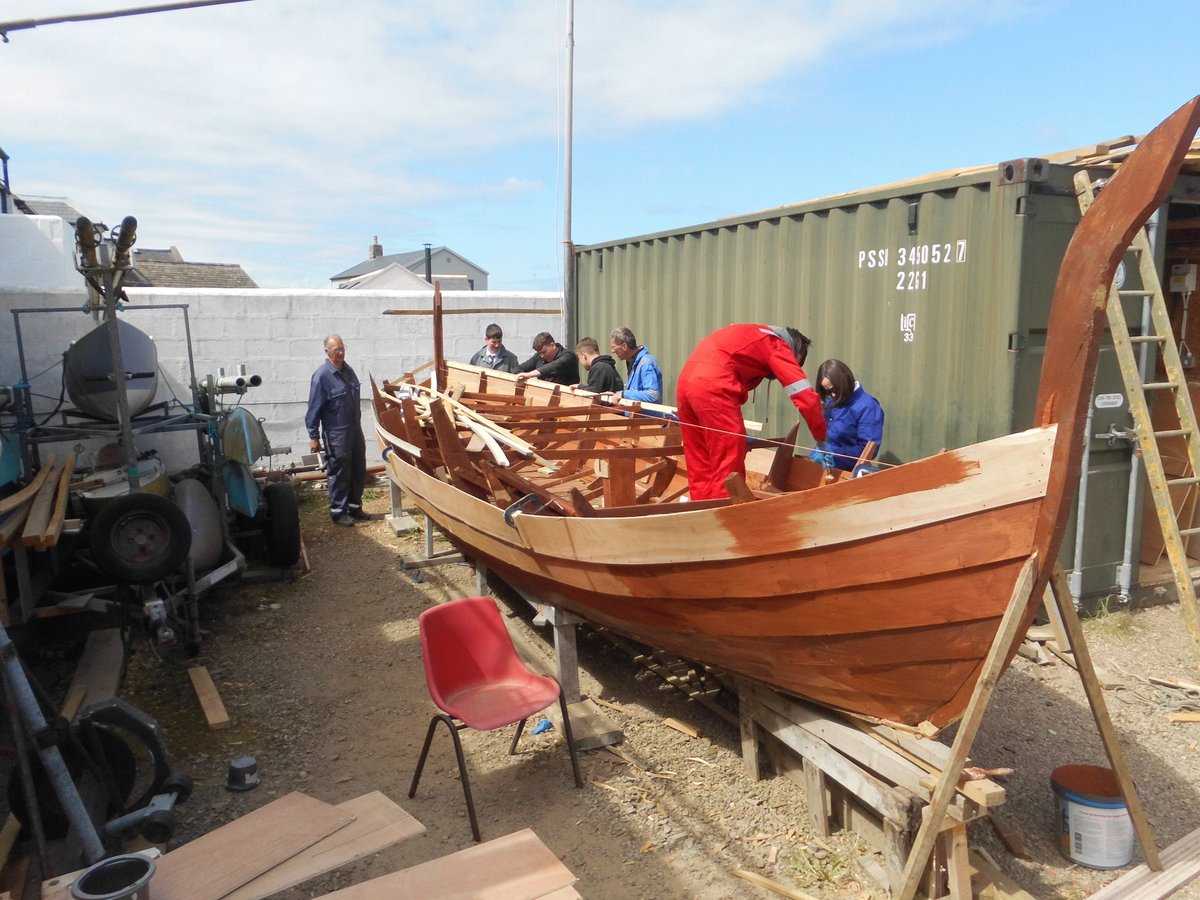BanffAcademyBXA's tweet image. Everything on track & excellent progress has been made recently to the Drakkar Viking Long Boat project! 🐉
Several shields are completed, dragons head/tail finished & the hull is developing its distinctive shape.
Visit Portsoy Viking Festival 29th-31st Aug to check it out! ⛵️