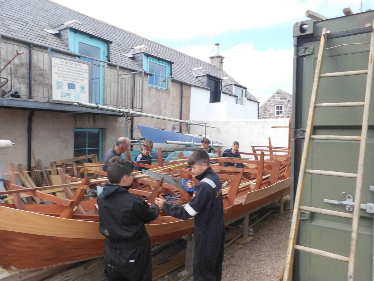 BanffAcademyBXA's tweet image. Everything on track & excellent progress has been made recently to the Drakkar Viking Long Boat project! 🐉
Several shields are completed, dragons head/tail finished & the hull is developing its distinctive shape.
Visit Portsoy Viking Festival 29th-31st Aug to check it out! ⛵️