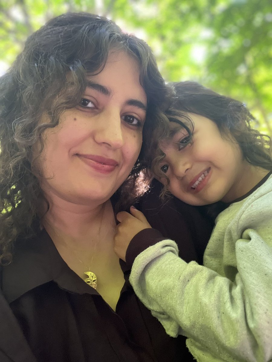 My cute girl, I think the best wish I can make for you is a life full of peace—
peace with yourself (even on bad hair days),
peace with the world (even when it’s weird).
May your life always be wrapped in calm and sprinkled with joy. 💫🕊️💛