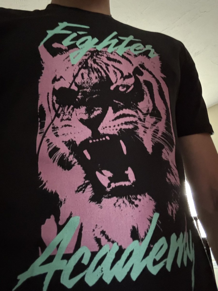 NEW MERCH!

🔥Eye of the Tiger Shot🐯

Store : fighter-academy.creator-spring.com
