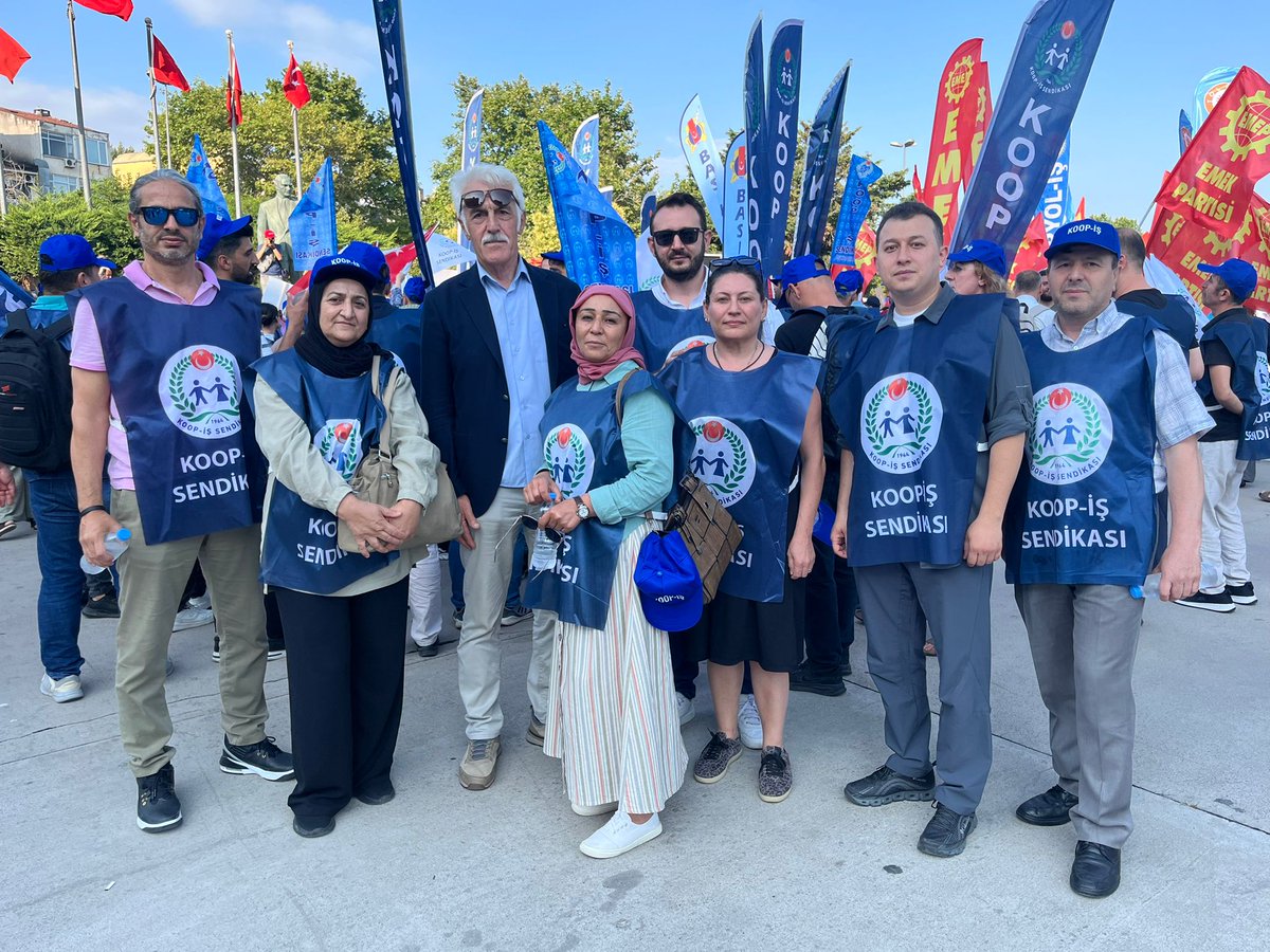 Kamu Toplu İş Sözleşmeleri ile ilgili alınan eylem kararları kapsaminda,
Sendikamız Koop İş İstanbul Şubeleri olarak, TÜRK-İŞ’e bağlı sendikalarla birlikte Kartal Meydanındaki basın açıklamasına katıldık. 01.07.25
#Yaşasıntürkiş
#Yaşasınkoopis