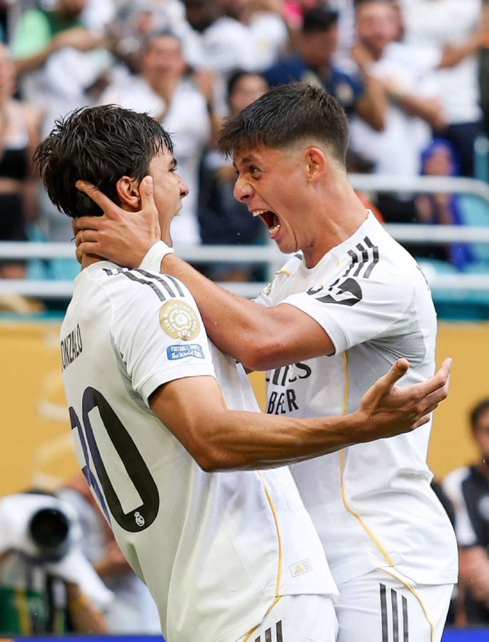 Endrick já não tinha espaço no Real, com o Gonzalo Garcia jogando muita bola, decidindo jogos  o Endrick não vai ter espaço com Xabi Alonso. Florentino Pérez vai ter q vender o Brasileiro.

Gonzalo é o artilheiro do Mundial de clubes.

O Liverpool seria um bom lugar pro Endrick