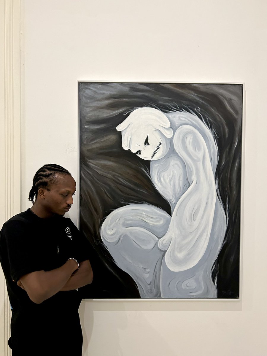 Some of my favorite photos are photos of me posing with my arts .