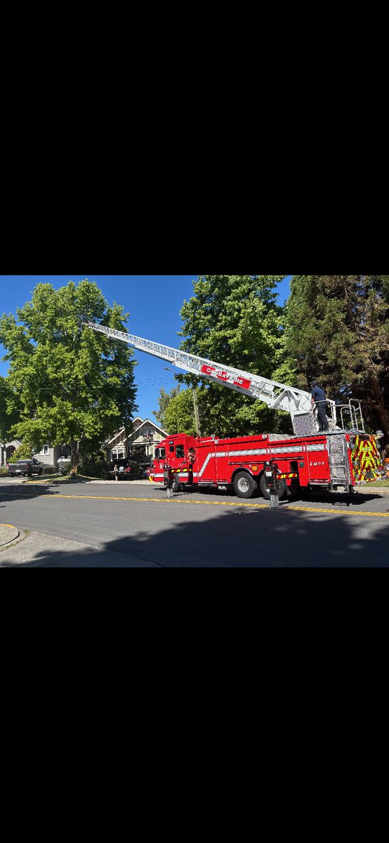 Oak Bay Fire tweet media