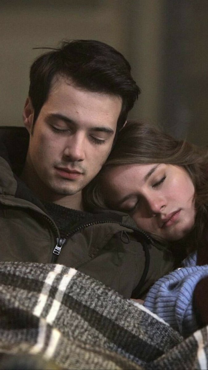 Bu özlemin çaresi yok. Onları bir an önce kavuşturun #MirayDaner #MertYazıcıoğlu 🥺🥺😩