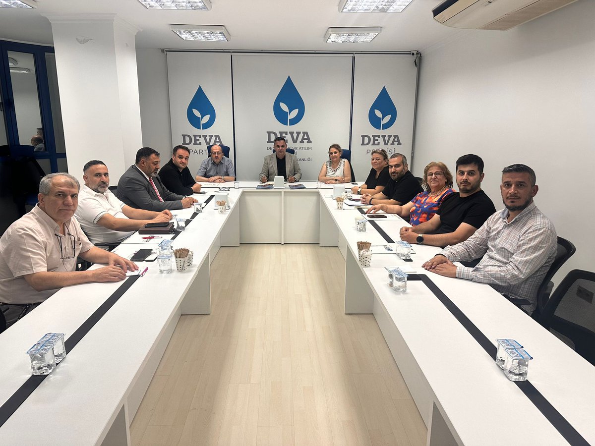 Haftalık olağan yönetim kurulu toplantımızı düzenledik. Kocaelimiz ile ilgili istişarelerde bulunduk.Hayırlara vesile olsun..