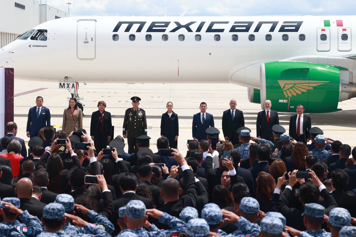 SkystoreMx's tweet photo. #SkyAlDía Arriba al Aeropuerto Internacional Felipe Ángeles, el primer #Embraer #E2 de la Aerolínea del Estado Mexicano “#Mexicana”

El evento de recepción es encabezado por la presidenta @Claudiashein , el Gral. Secretario de la Defensa, Directivos de la EAM y la @AFAC_mx . https://t.co/6OpSEcKCGv