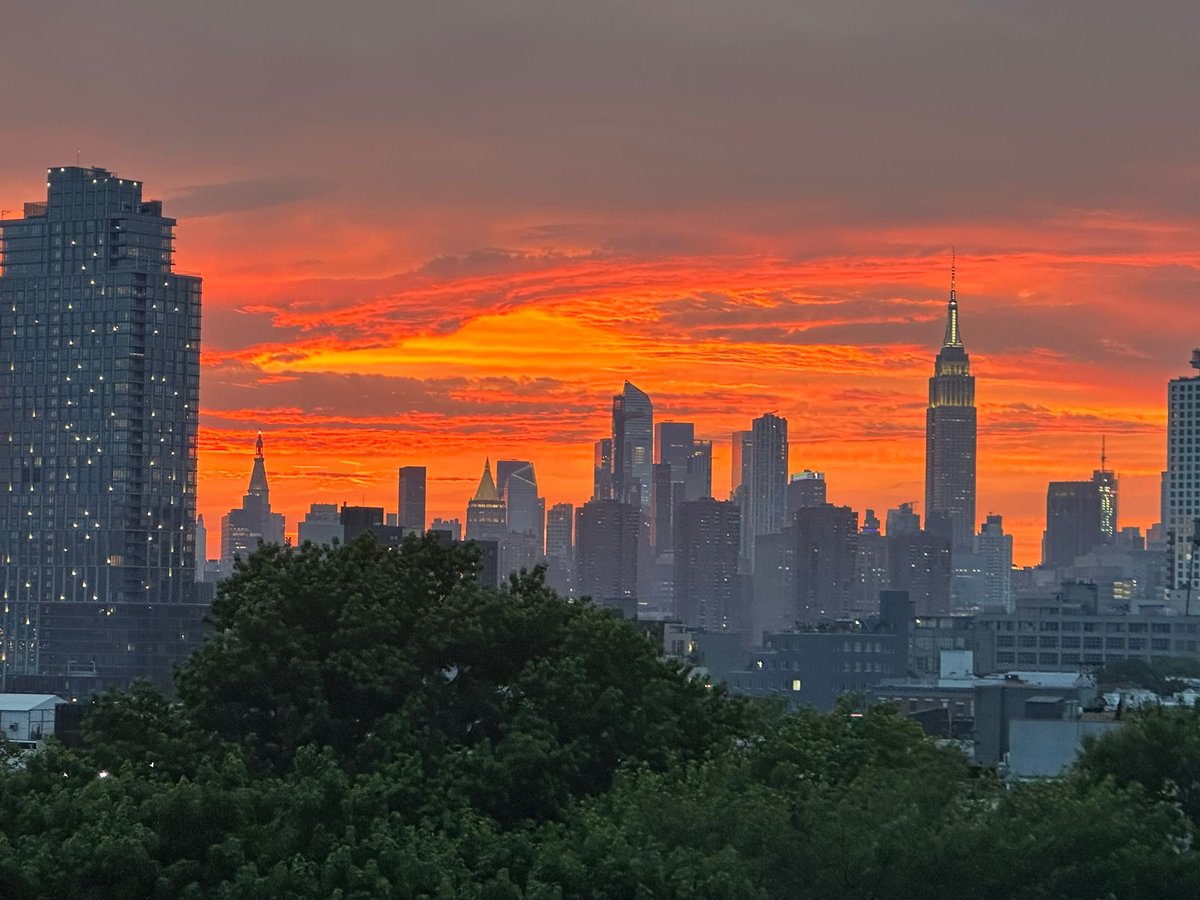 A special week: 6 months in NYC and another year around the sun. Celebrating both with <a href="/asylumventures/">asylumventures</a> 💙