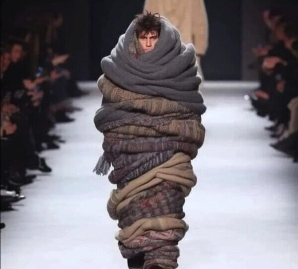 yo yendo a comprarme un pancho