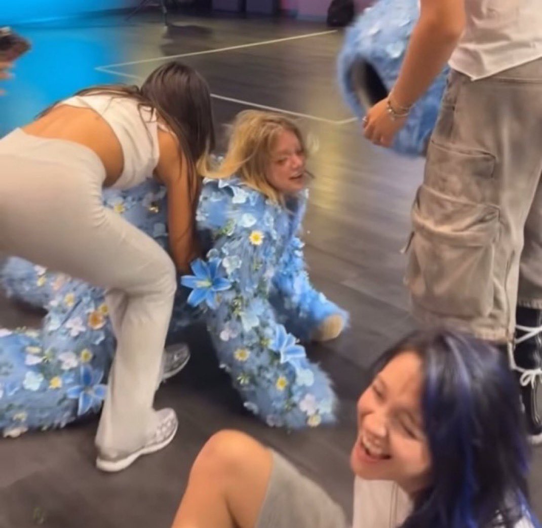 HER YERDE AYRI BI INFO VAR AGHASJJSJSHWHWOAJEIWKSNEOWKDOEPLEWPSKREKSIEI