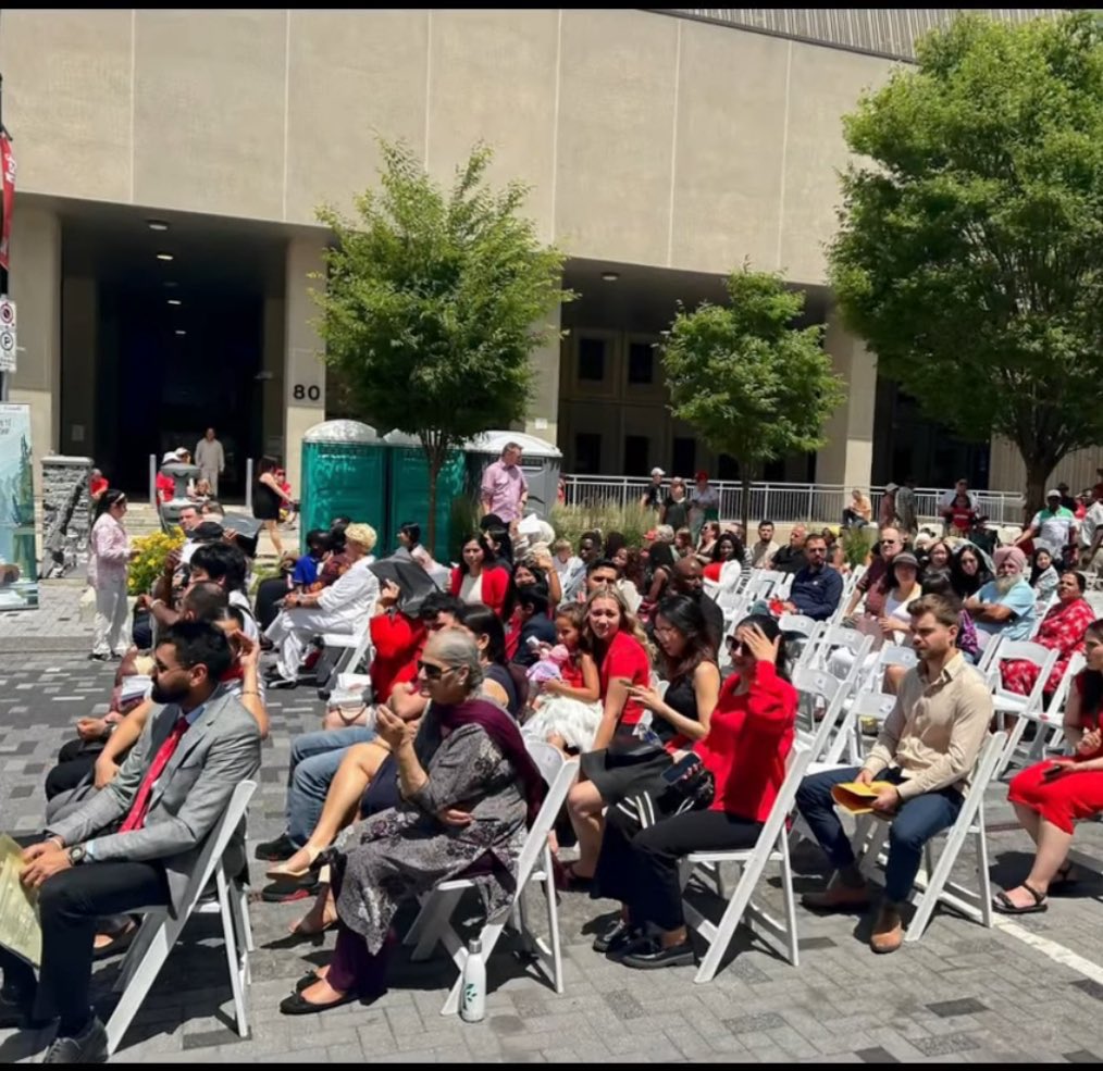 pfragiskatos's tweet image. Some scenes from today’s citizenship ceremony on Dundas Place. For those who took the oath, it was a very special Canada Day. Congratulations! Thank you to the London Heritage Council and IRCC public servants for their efforts in helping organize this excellent event. 🇨🇦 #ldnont