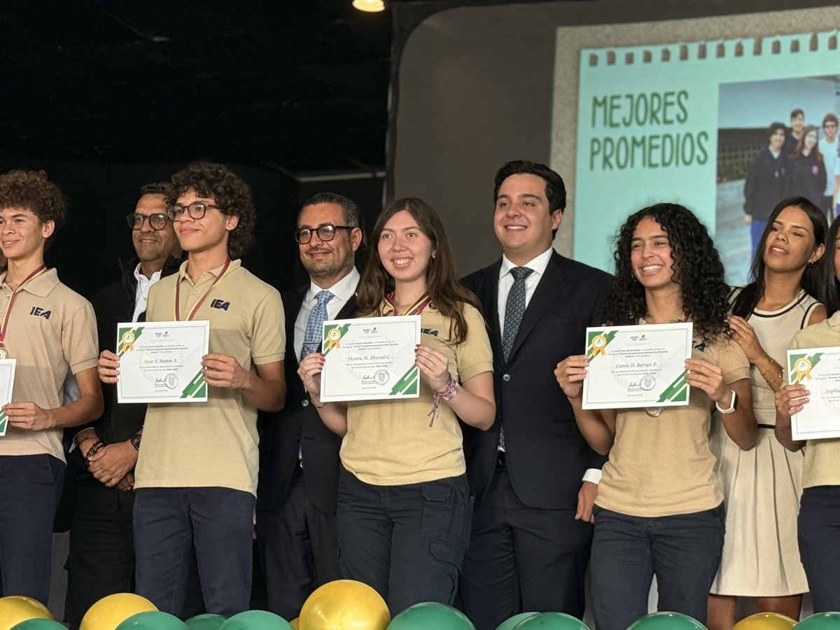 diegopadronb's tweet image. Hoy celebramos el Premio a la Excelencia Académica 2025, un homenaje al esfuerzo y la dedicación de los estudiantes más destacados de nuestros colegios en Baruta.
Estos jóvenes nos recuerdan que apostar por la educación es apostar por el futuro del municipio.
Desde Baruta…
