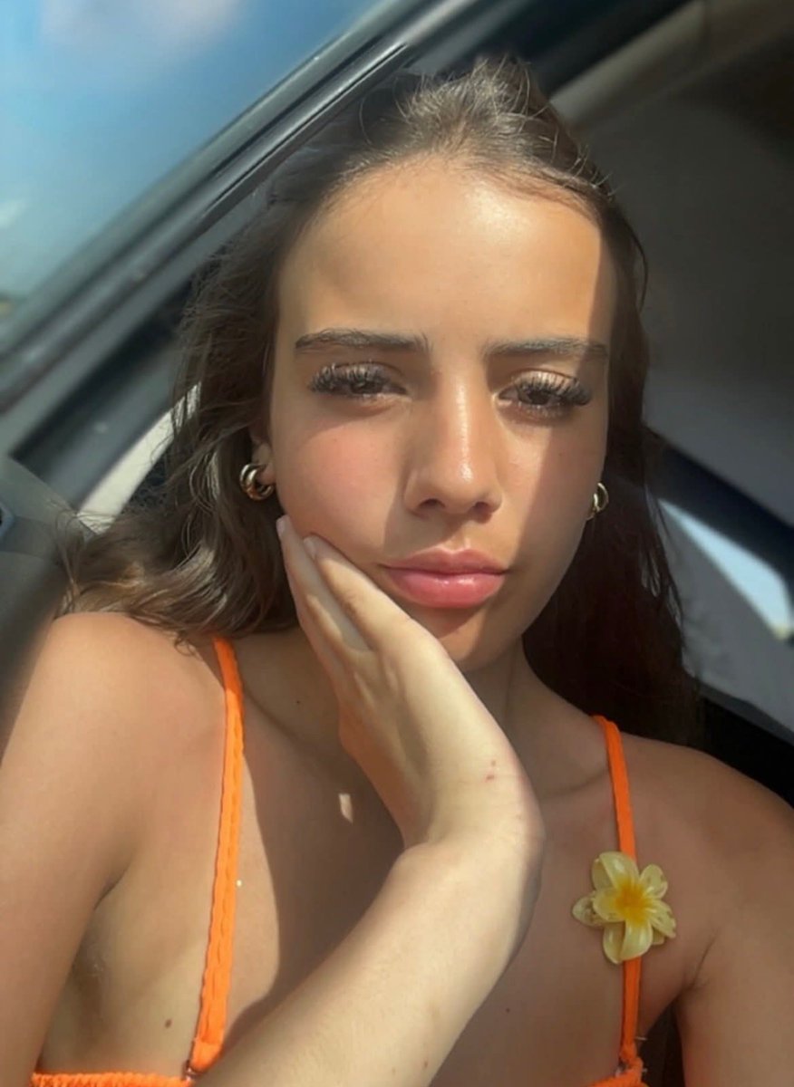 LauriLaurine's tweet photo. #DisparitionInquiétante #Nantes Sofia et Djouliana, 15 -16 ans toujours ne pas retrouver.Partager maximum s’il vous plaît https://t.co/Cvt1MWBfW8