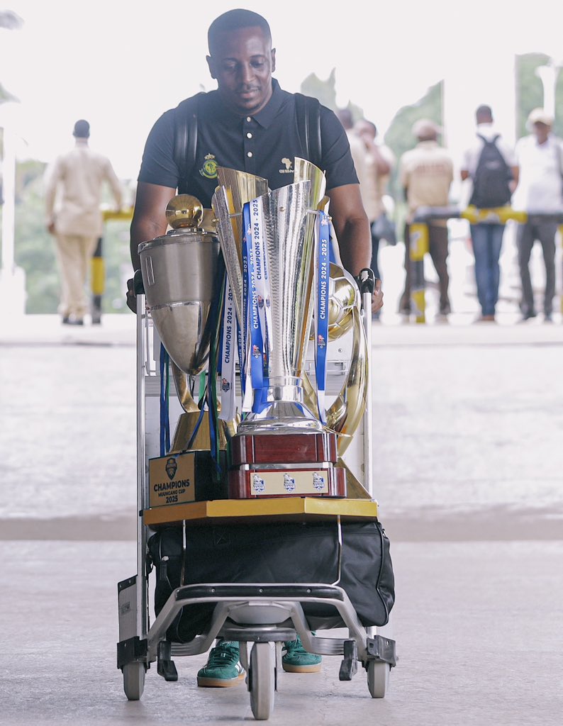 Kama kuna Kombe lingine mahali naomba mniambie😂

<a href="/YoungAfricansSC/">Young Africans SC</a> 🙌🏽