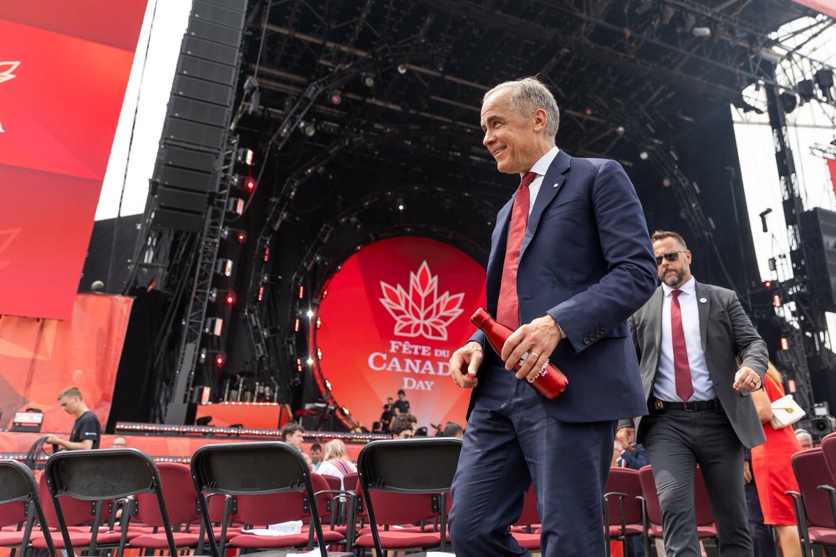 keitonewman's tweet photo. National noon ceremony takes place a Lebreton Flats in Ottawa to commemorate Canada Day https://t.co/RzTdCHWKAS
