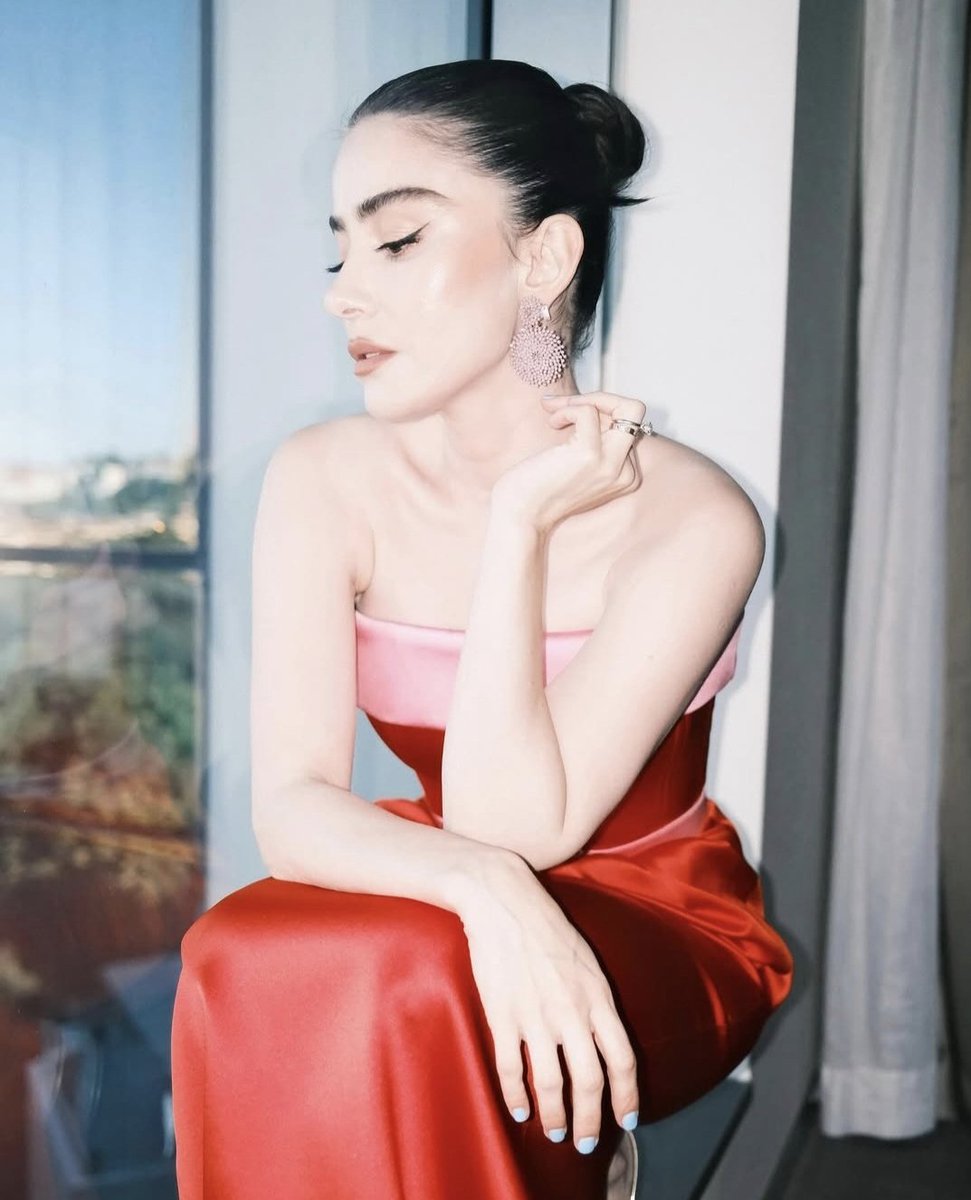 Sam43245632's tweet photo. La nostra Principessa @ozgecangurel incanta come testimone con eleganza, dolcezza e carisma. Abito #AmorDaribovic, trucco #SerhatSen, orecchini #MayaMilanoJewellery. Bellezza, semplicità e splendore in un’apparizione indimenticabile. ✨❤️ #ÖzgeGürel #ZuhalozanWedding
Sei speciale https://t.co/hejmWL1kQK