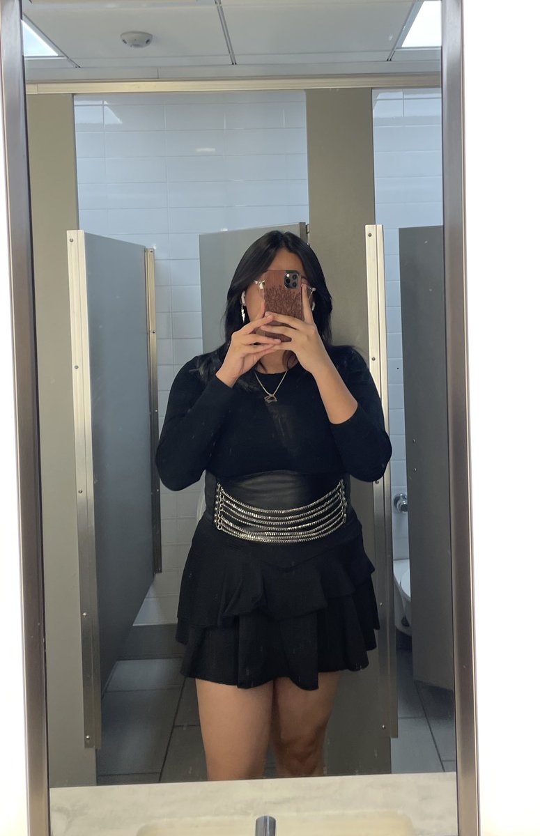 Stream solo un ratito, celebrando que ya al fin tengo el afiliado 🗣️ 
twitch.tv/mikaponch