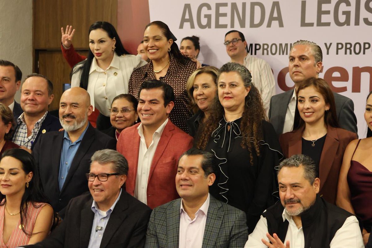 Muy feliz cumpleaños, mi querido <a href="/FavioCP/">Favio Castellanos</a>. 👏🏼👏🏼 Que pases un día espectacular. Te mando un abrazo. 🎉🎂