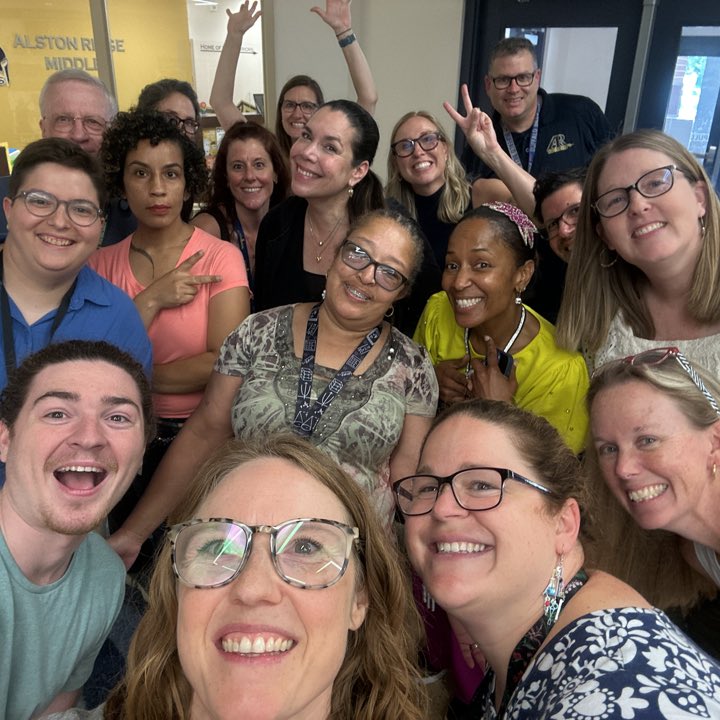 7th Grade &amp; Arts were all smiles today 🥳 <a href="/AshRussellClark/">Ashley Russell Clark</a> 

#weARwarriors 💙⚔️💛