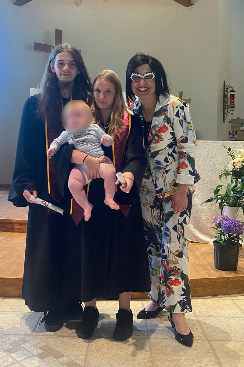 St_AlbertALC's tweet image. Power Couple. Power Family
This year, Saige &amp;amp; Darien set a goal: graduate before their baby arrived.They did just that—earning their OSSD together and receiving the Principal’s Award for perseverance and positivity.
#SALCGrad2025 #SuccessForEach #ProudPrincipal #OSSDJourney