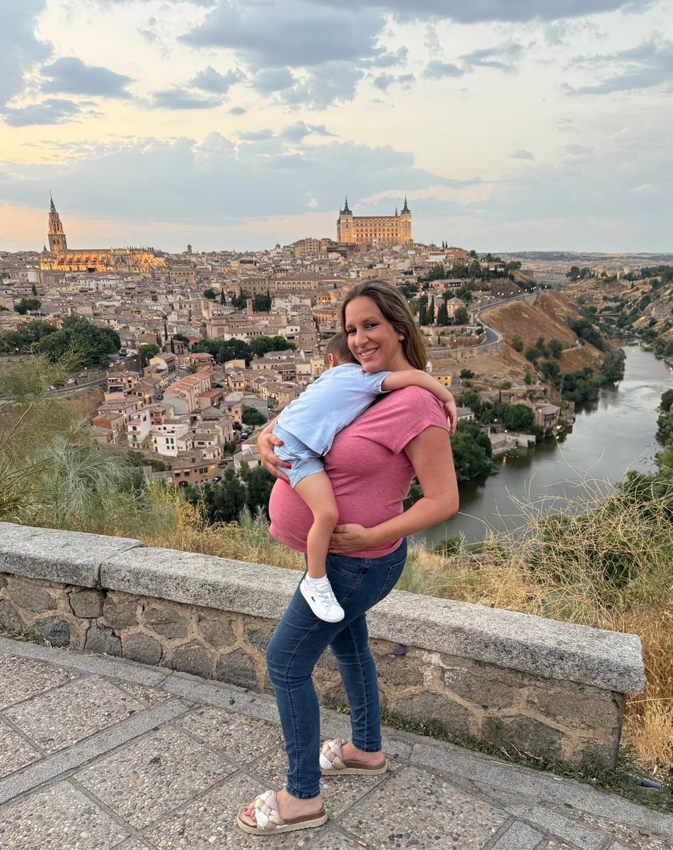 Toledo, en este lugar tan especial para mí, con la mejor compañía posible y a punto de explotar!! 🤰😜

Bonita mía, 🩷 no tardes en llegar que ya más tripa no puedo tener y estamos deseando verte la carita, mi niña!!

#Toledo #sinfiltros #esperandoverte #miniñoyminiña #1dejulio