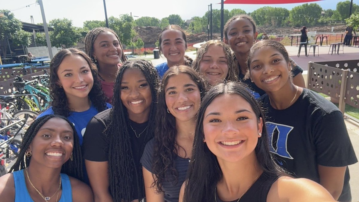 Yesterday I had the chance to meet up with my future coaches and teammates for some ice cream ! So excited to play with these girls real soon . 💙🥎