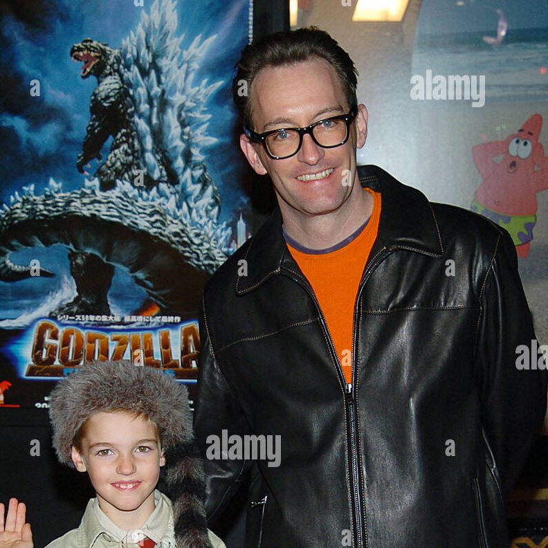 FunKaijuFacts's tweet image. Tom Kenny, the voice of SpongeBob SquarePants, is a Godzilla fan.
He voiced N.I.G.E.L. in ‘Godzilla: the Series’ and attended the premiere of ‘Godzilla Final Wars’ with his son.