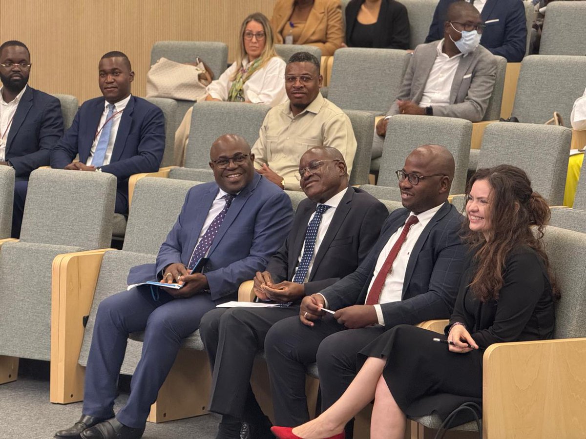 Manuela Carneiro tweet media