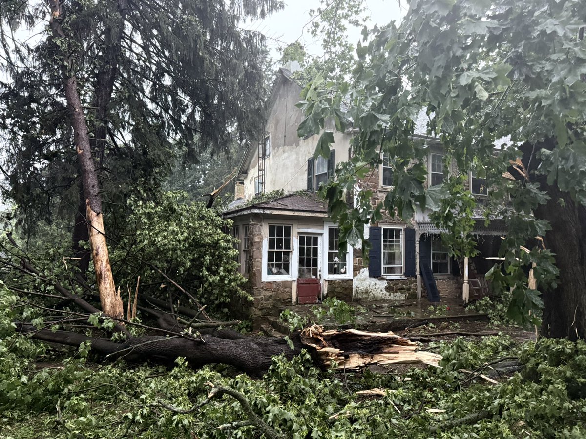 SevereWeatherPA's tweet image. Found some significant wind damage at 2984 Seisholtzville Rd just south of Seisholtzville, PA in Eastern Berks County. @NWS_MountHolly @epawawx @mikestanislaw #pawx
