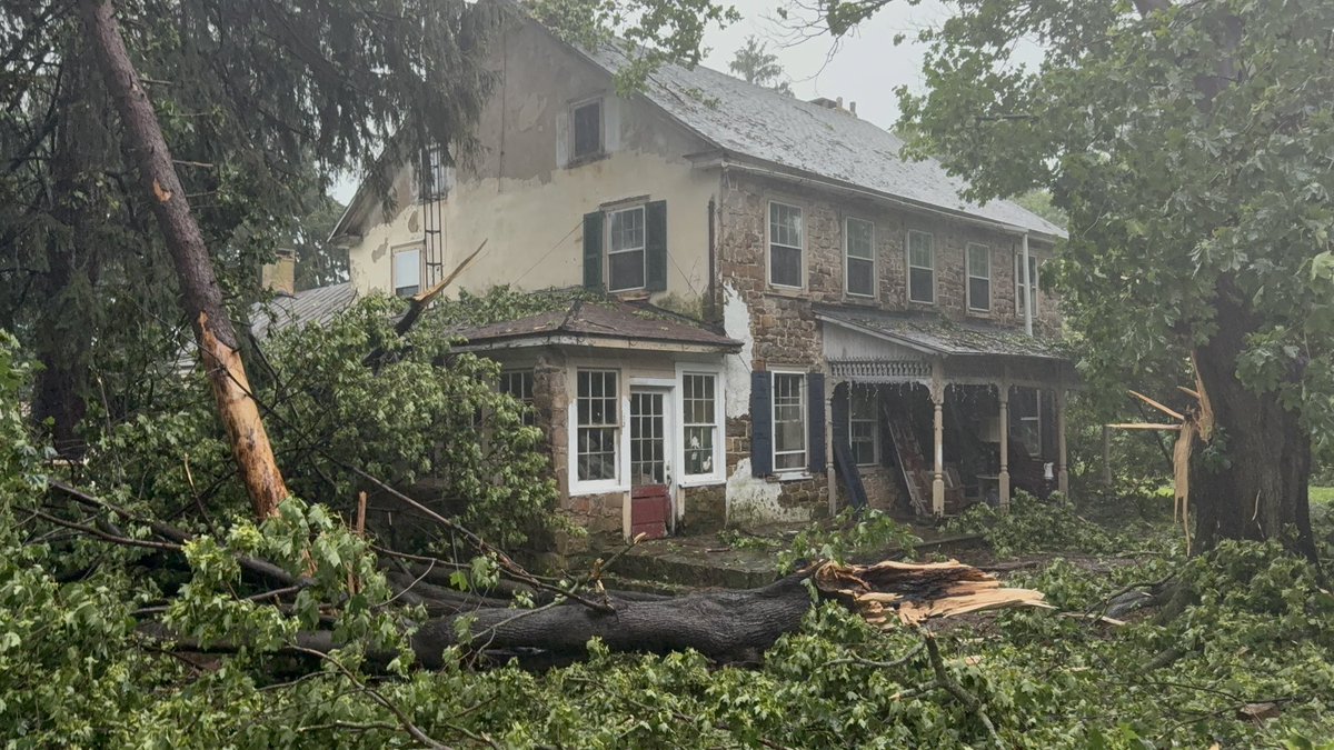 SevereWeatherPA's tweet image. Found some significant wind damage at 2984 Seisholtzville Rd just south of Seisholtzville, PA in Eastern Berks County. @NWS_MountHolly @epawawx @mikestanislaw #pawx